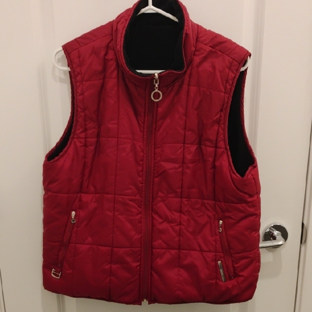 Point Zero Red Quilted Reversible Black Fleece Women's Vest Size Medium